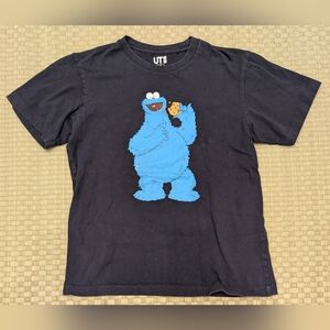 Uniqlo x KAWS x Sesame Street Cookie Monster T-shirt Men's Size Small